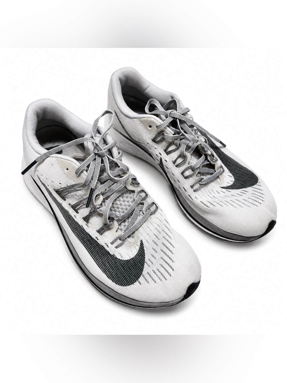 Nike Running Shoes Women’s Size 7.5 White Gray Lightweight Sneakers gym workout